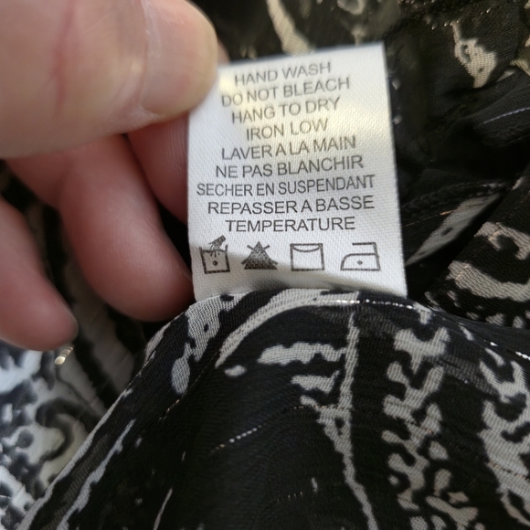 Addition Elle Black And White Ruffle Sleeveless Blouse Size 18 - Picture 8 of 8